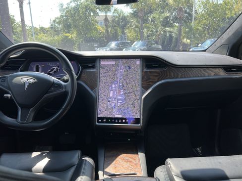 Used 2020 Tesla Model X Long Range AWD/4WD image 29
