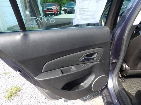 Used 2013 Chevrolet Cruze LTZ w/ Enhanced Safety Package FWD image 8