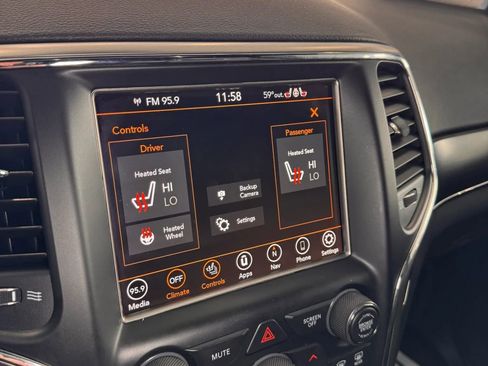 Used 2018 Jeep Grand Cherokee Limited image 29