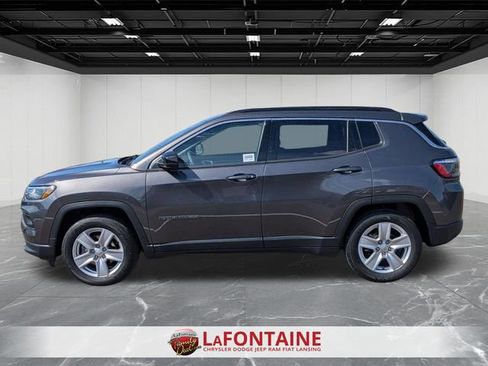 Certified 2022 Jeep Compass Latitude FWD image 2