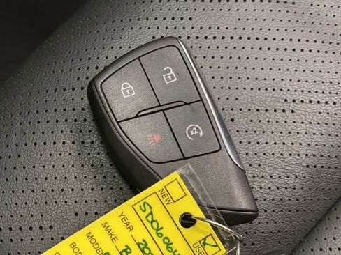 Used 2025 Buick Envision Sport Touring image 28