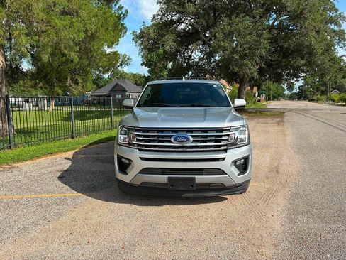 Used 2019 Ford Expedition Max XLT w/ Equipment Group 202A RWD image 4
