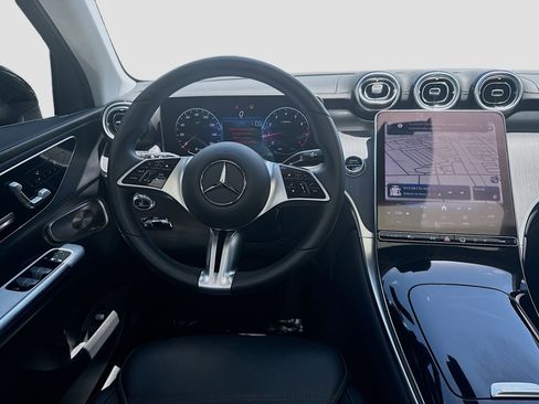 Used 2023 Mercedes-Benz GLC 300 4MATIC w/ Exclusive Trim Package image 21