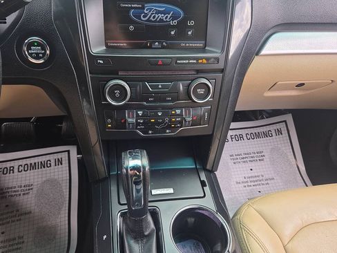 Used 2016 Ford Explorer XLT w/ Equipment Group 202A FWD image 10