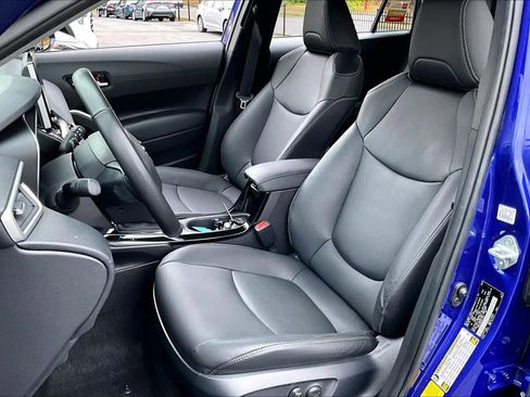 Certified 2024 Toyota Corolla Cross XLE image 7