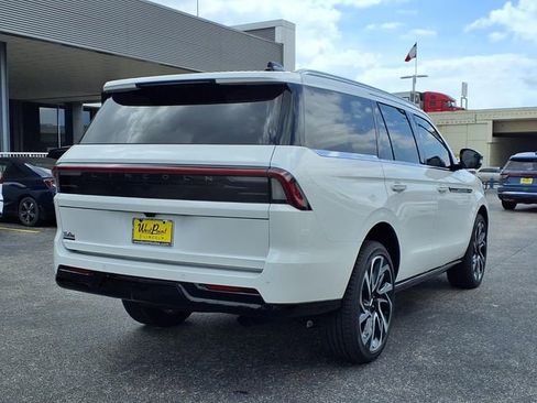 New 2026 Lincoln Navigator Black Label AWD/4WD image 2