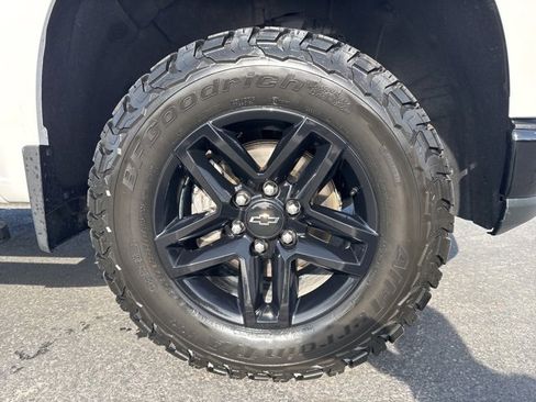 Used 2020 Chevrolet Silverado 1500 LT Trail Boss image 9