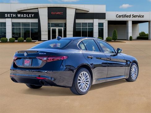 Used 2023 Alfa Romeo Giulia Sprint image 5
