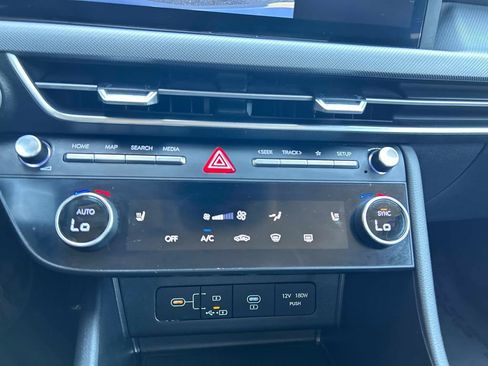 Used 2025 Hyundai Sonata SEL FWD image 28