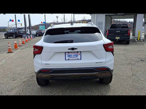 Certified 2024 Chevrolet Trax ACTIV w/ Driver Confidence Package image 7