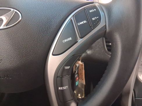 Used 2013 Hyundai Elantra Limited image 24