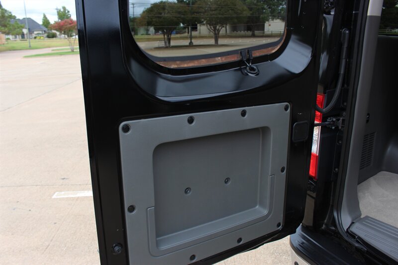 Used 2015 Nissan NV 3500 SL w/ Technology Package RWD image 12