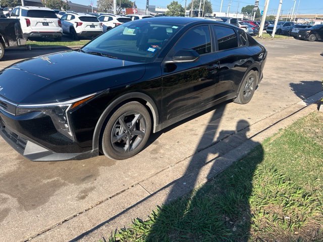 Used 2025 Kia K4 FWD image 2