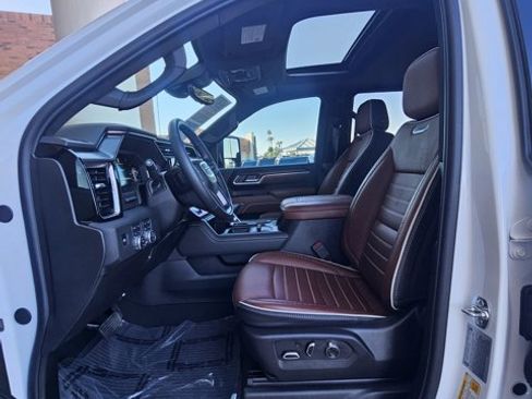 Used 2025 GMC Sierra 2500 Denali Ultimate w/ Max Trailering Package image 15
