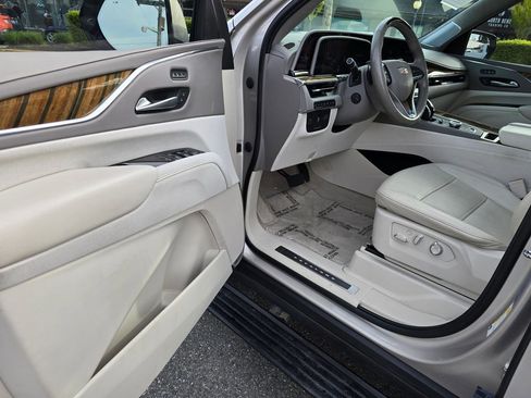 Used 2023 Cadillac Escalade Premium Luxury Platinum w/ LPO, Radiant Package AWD/4WD image 24