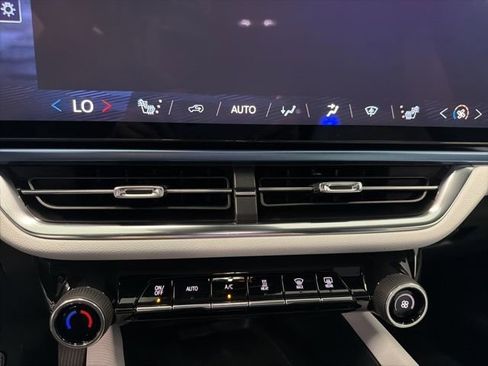 New 2026 Chevrolet Equinox EV LT image 22