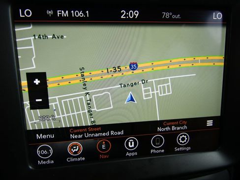 Used 2023 Jeep Renegade Latitude AWD/4WD image 25