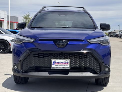 Used 2025 Toyota Corolla Cross AWD Hybrid w/ Convenience Package image 7