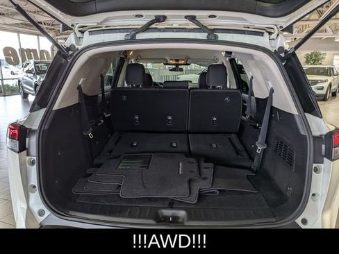 Used 2022 Nissan Pathfinder SV AWD/4WD image 22