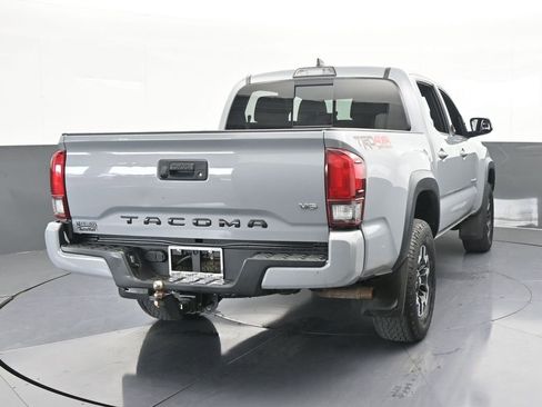 Used 2019 Toyota Tacoma TRD Off-Road image 5