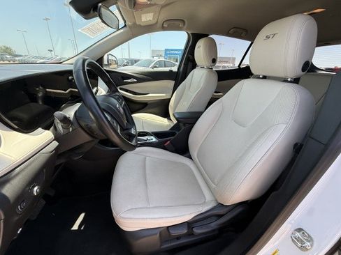 Used 2024 Buick Encore GX Sport Touring FWD image 16
