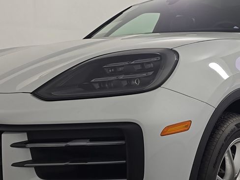 Certified 2024 Porsche Cayenne AWD/4WD image 12