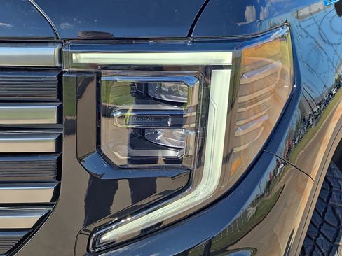 New 2026 GMC Sierra 1500 AT4 w/ AT4 Premium Package AWD/4WD image 32