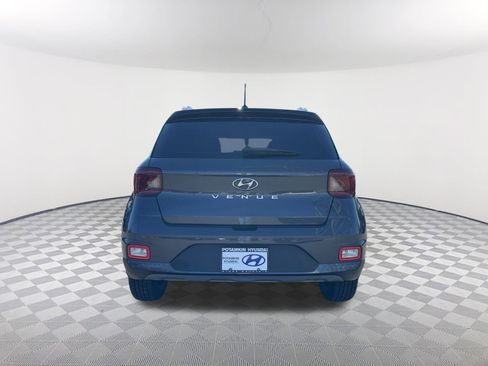 Used 2023 Hyundai Venue Limited w/ Cargo Package image 8