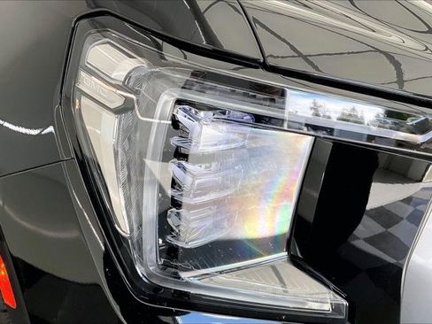 Used 2024 GMC Yukon Denali image 28