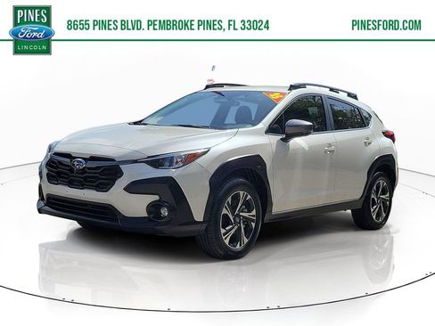Used 2025 Subaru Crosstrek 2.5i Premium AWD/4WD image 1