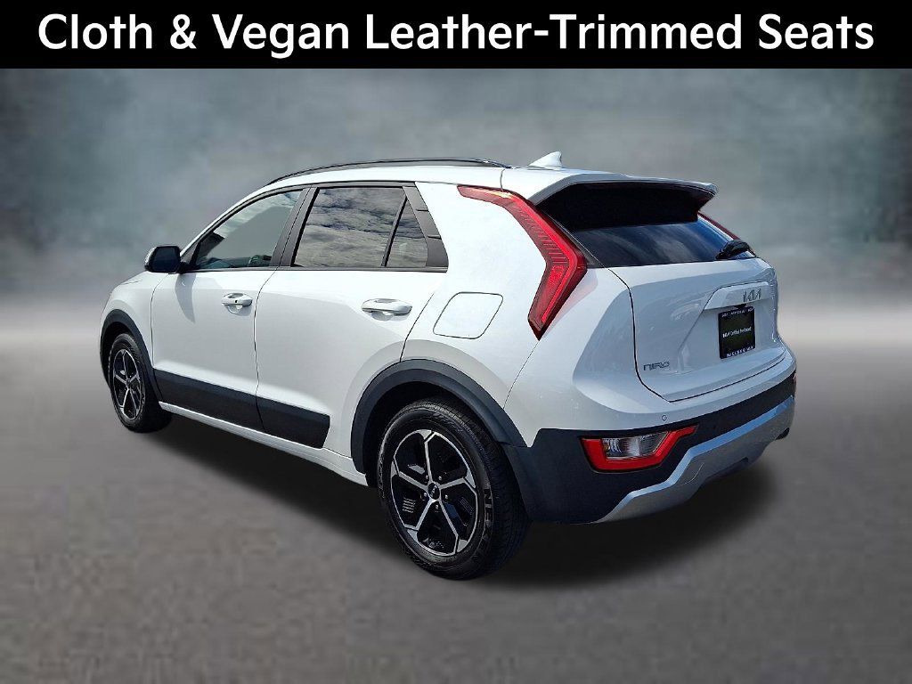 Certified 2023 Kia Niro EX FWD image 8