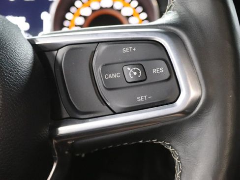 Used 2019 Jeep Wrangler Unlimited Sahara image 13