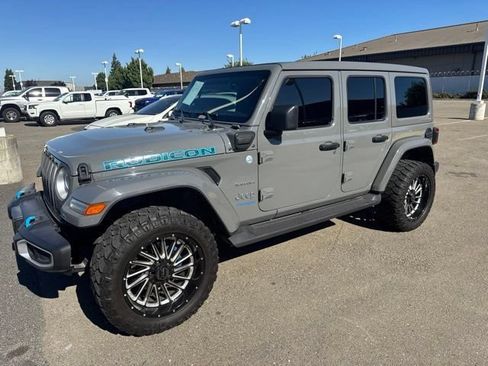 Used 2022 Jeep Wrangler Unlimited Sahara AWD/4WD image 1