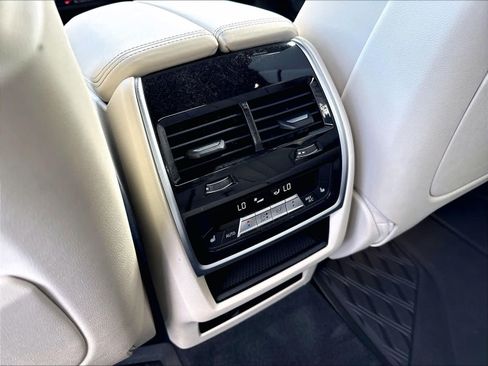 Used 2023 BMW X7 xDrive40i w/ Executive Package AWD/4WD image 13
