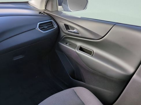 Used 2024 Chevrolet Equinox LT image 17