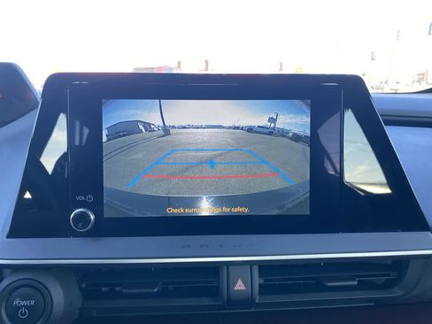 Used 2024 Toyota Prius Prime SE image 17