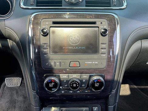 Used 2016 Buick Enclave Leather FWD image 17