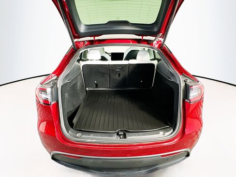 Used 2024 Tesla Model Y Long Range image 30