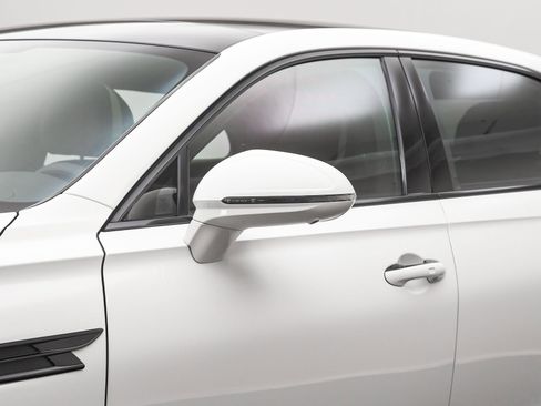 Used 2025 Bentley Flying Spur Plug-In Hybrid AWD/4WD image 14