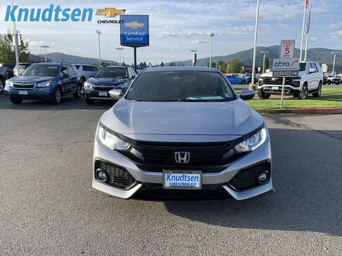 Used 2018 Honda Civic Sport image 2