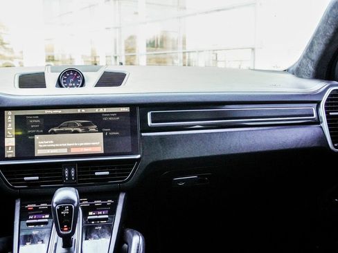 Used 2021 Porsche Cayenne GTS image 18