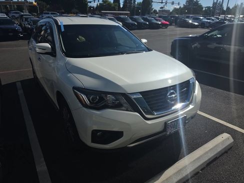 Used 2020 Nissan Pathfinder SV AWD/4WD image 1