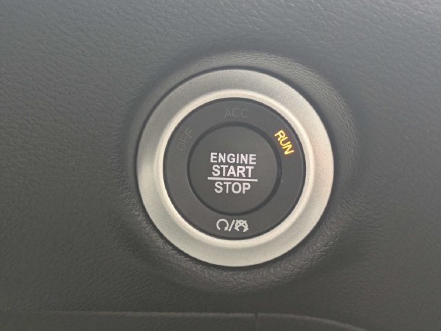 New 2027 Chrysler Pacifica Select FWD image 37