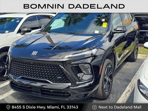 Used 2025 Buick Enclave Sport Touring image 2