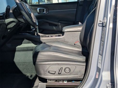 Used 2024 Kia Sorento S image 22