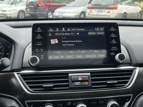 Used 2018 Honda Accord EX image 24