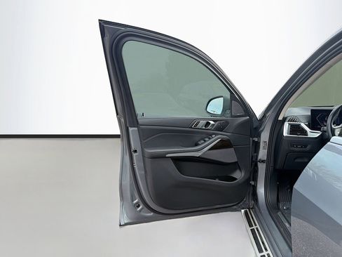 Certified 2024 BMW X7 xDrive40i image 25