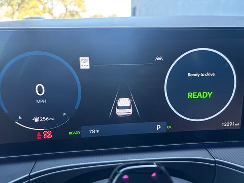 Used 2025 Hyundai Santa Fe Calligraphy image 18