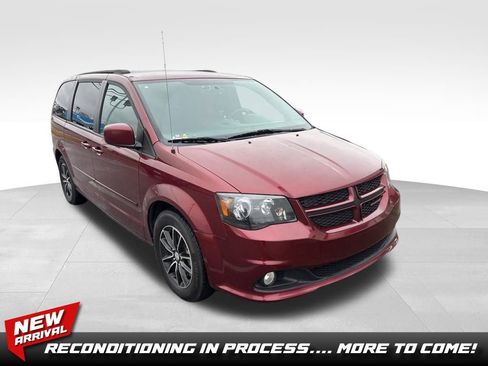 Used 2017 Dodge Grand Caravan GT image 1