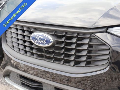 Used 2025 Ford Escape ST-Line AWD/4WD image 2